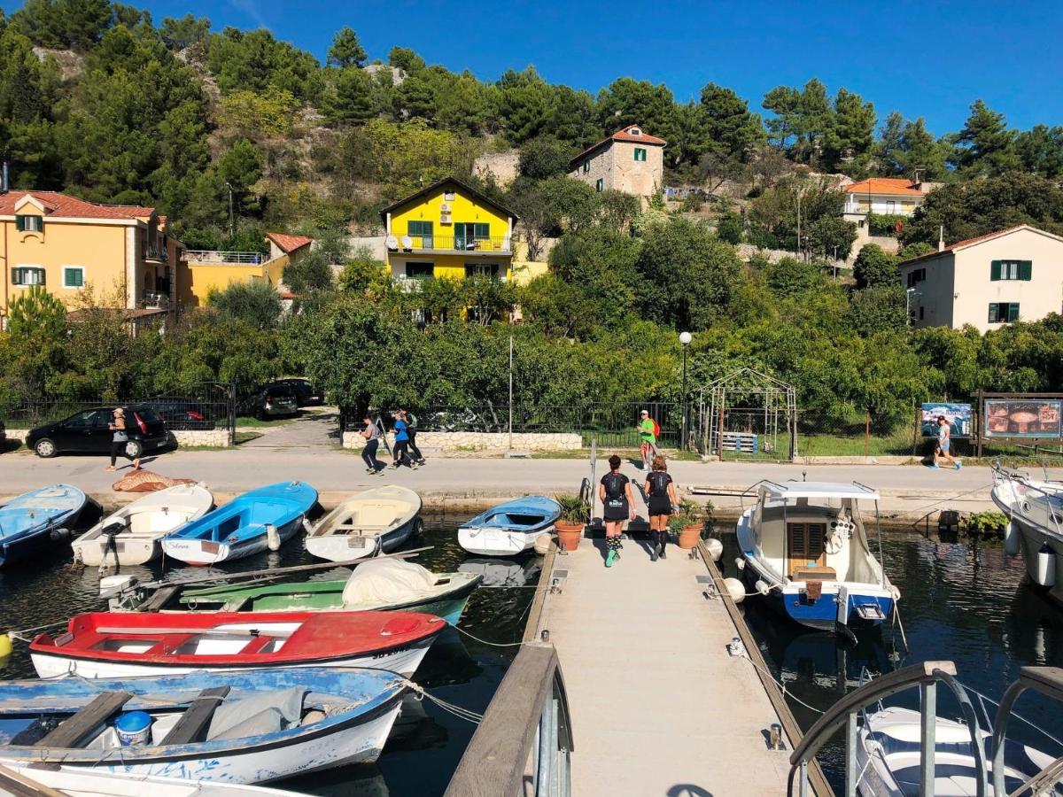 Apartments & Rooms Formenti Skradin Ngoại thất bức ảnh